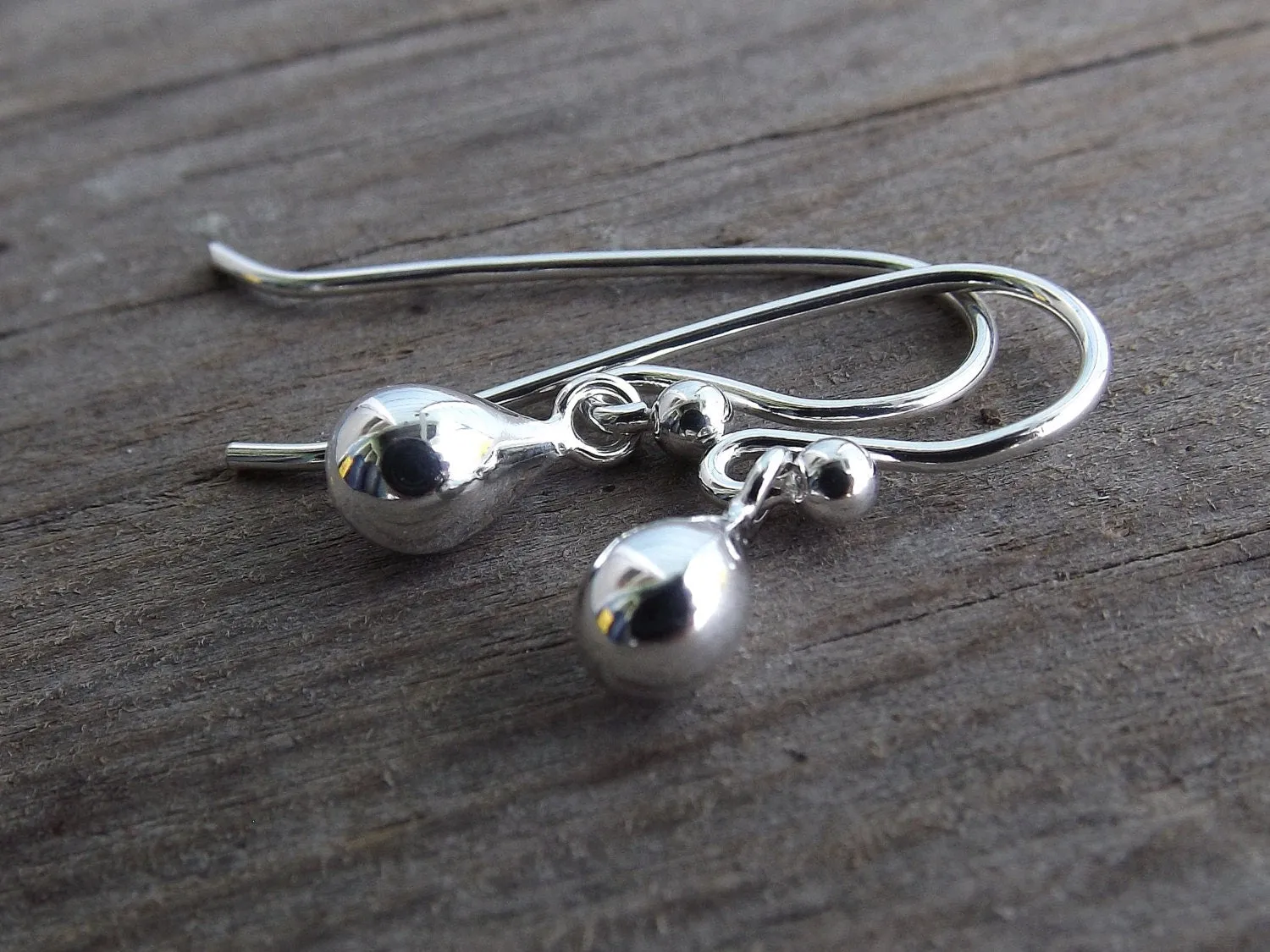 Simple Drop Earrings, Teardrop Earrings, Small Earring, Minimal Earrings, Teardrop, Metal Earrings, Modern Jewelry, Minimalist, Everyday